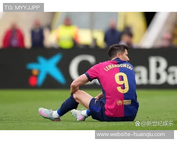 莱万与巴萨续约可能性依然存在俱乐部尚未急于做出决定