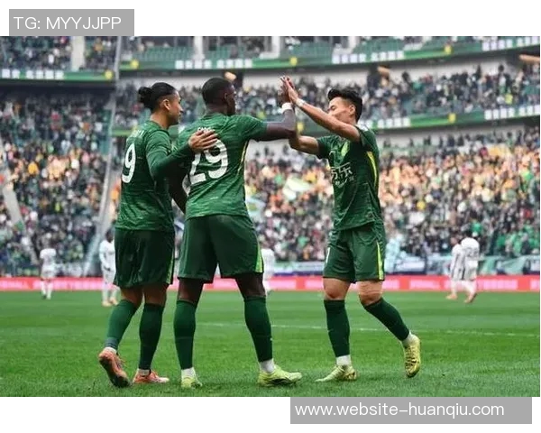 国安外援法比奥以30场28球荣膺2025赛季中超金靴称号