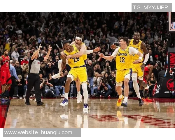 雷迪克分析猛龙防守失误八村因此获得良好出手机会