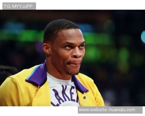 威少在1月12日NBA最佳球员评选中脱颖而出展现卓越表现