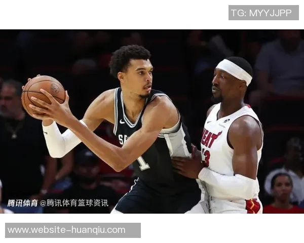 鲍威尔赞阿德巴约全面表现期待其持续保持进攻性发挥